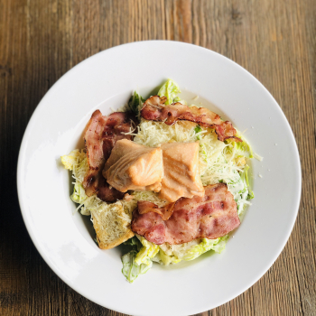 caesar-salat-s-lososom