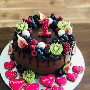 okoldov-torta-s-medovnkami